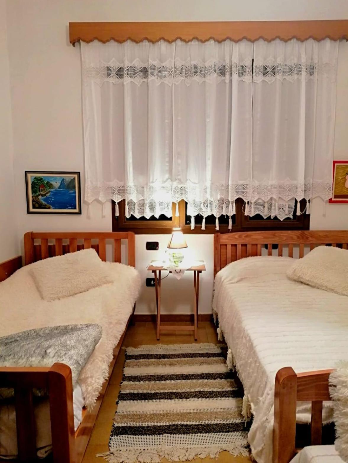 Guest Room Near Historical Center Vlorë Buitenkant foto